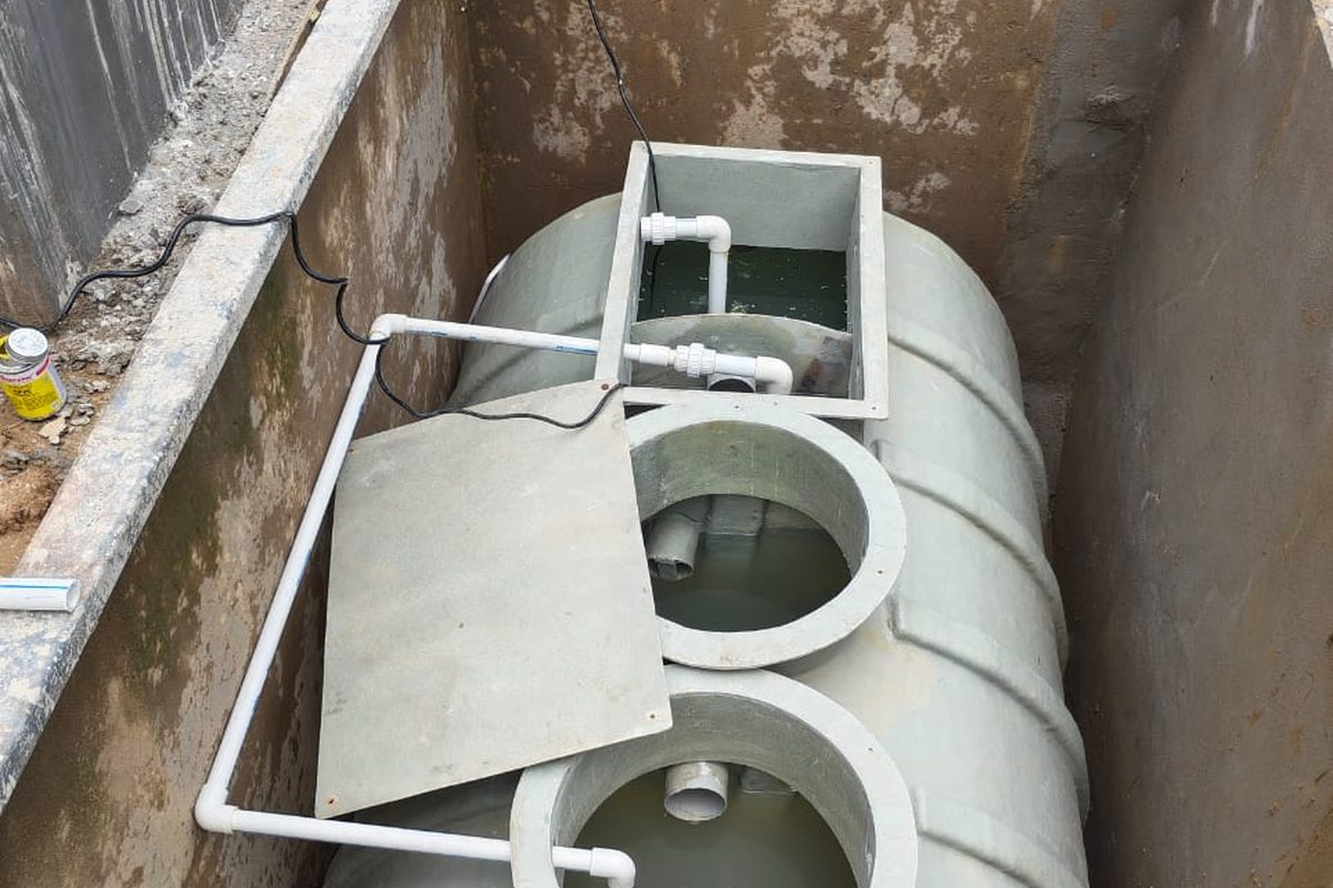 Modular treatment tanks installed below ground level
